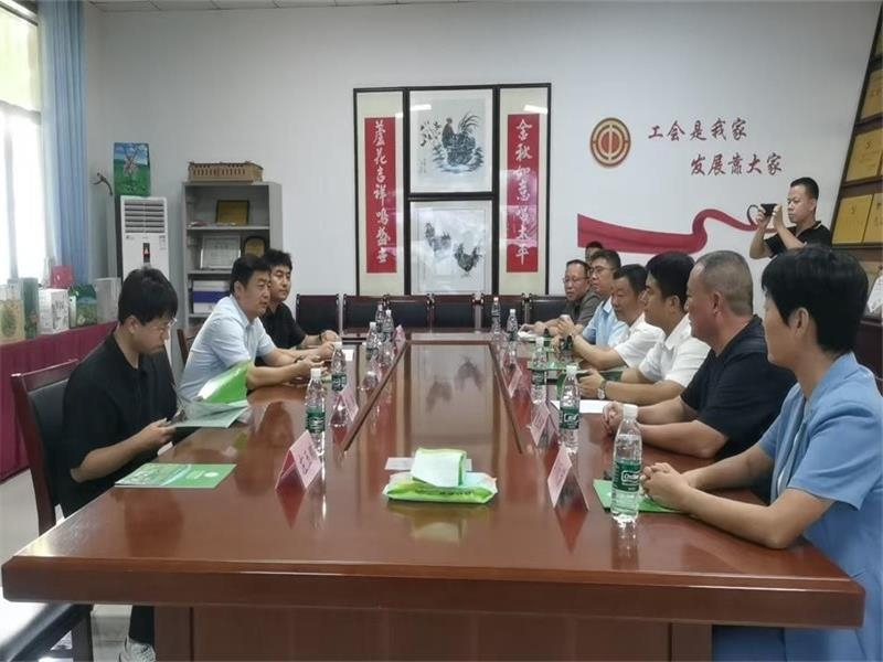 國家統(tǒng)計(jì)局山東調(diào)查總隊(duì)黨組成員、副總隊(duì)長霍云峰一行蒞臨金秋農(nóng)牧公司開展汶上蘆花雞養(yǎng)殖情況調(diào)研